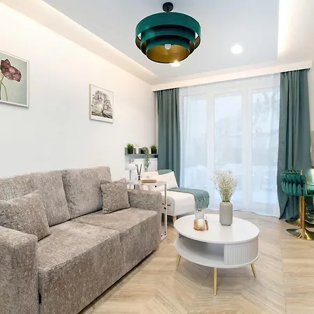 Modern With Terrace In Center By Renters *