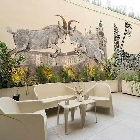 Modern With Terrace In Center By Renters *